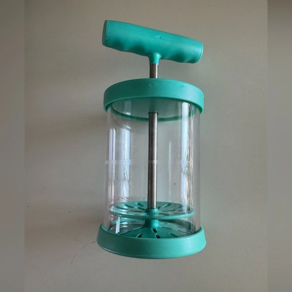 Pampered chef whipped cream maker